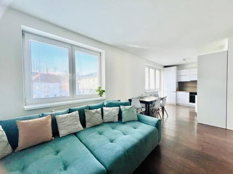 Living room, Dining area, kitchen