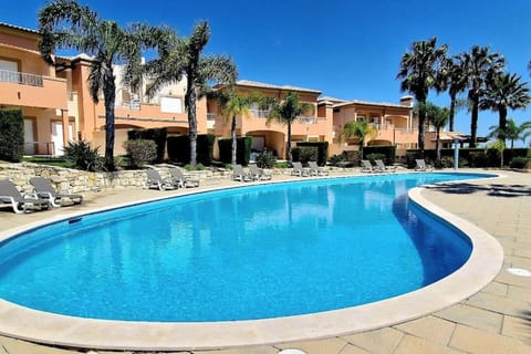 Pool view, Swimming pool, sunbed