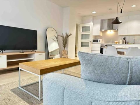 Jacinto Benavente 15, 1S con Parking gratis by YBH Apartment in Vigo