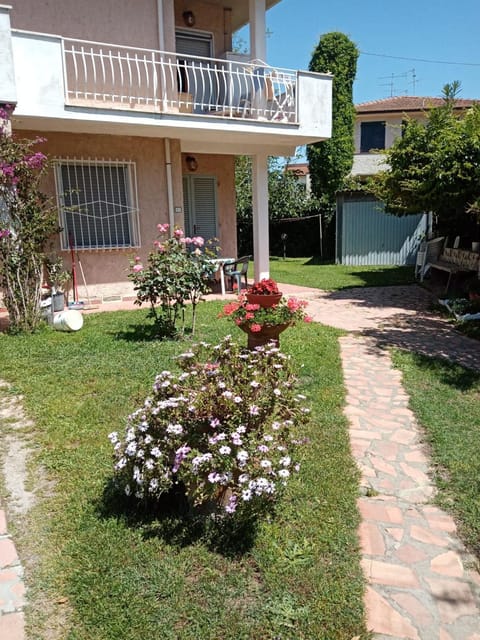 VIA PO MARINA DI CASTAGNETO CARDUCCI Apartment in Tuscany