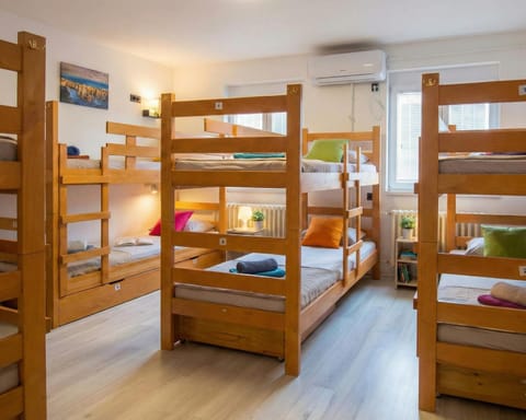 Bed, bunk bed, air conditioner, air conditioner