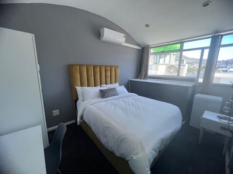 Bed, Photo of the whole room, Bedroom, hair dresser