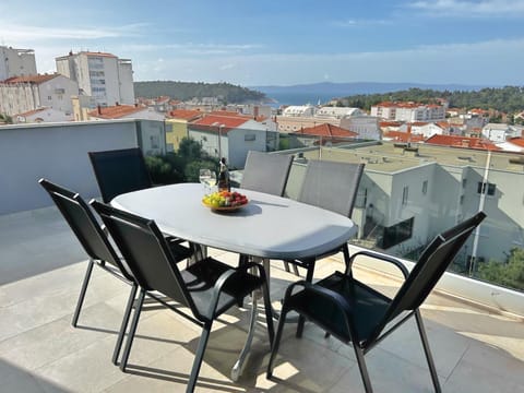 Property building, View (from property/room), Balcony/Terrace