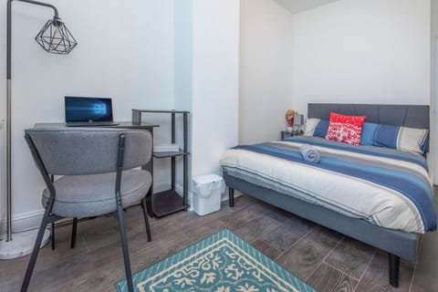 Bed, Photo of the whole room, Bedroom, hair dresser