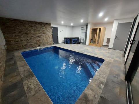 Hot Tub, Sauna, Sauna, Spa and wellness centre/facilities, Pool view, Swimming pool