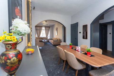 Living room, Seating area, Dining area