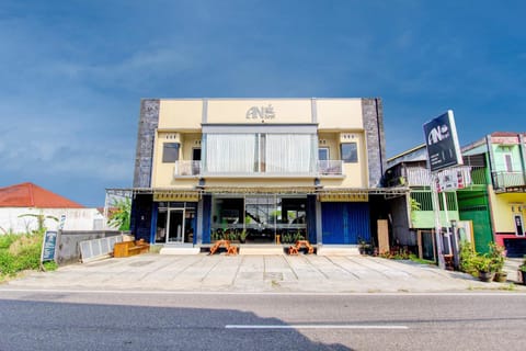 Facade/entrance