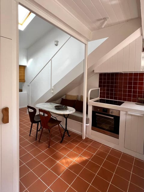 Dining area, kitchen