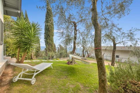 Garden, Lake view, sunbed