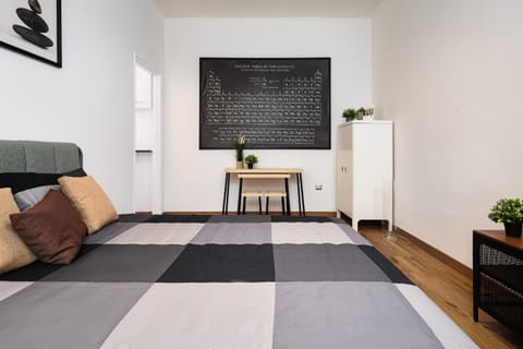 Bed, Living room, Photo of the whole room, Seating area, Bedroom, wardrobe