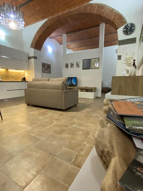 Kitchen or kitchenette, Living room, Seating area