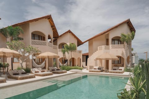 Property building, Patio, Day, View (from property/room), Balcony/Terrace, Pool view, Swimming pool, sunbed