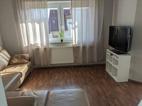 Communal lounge/ TV room, TV and multimedia, Living room, Seating area, Evening entertainment