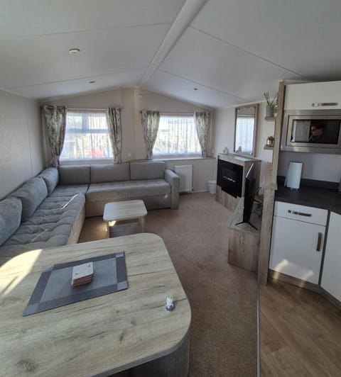Coral Beach Ingoldmells 8 berth caravan FAMILY RAN House in Ingoldmells