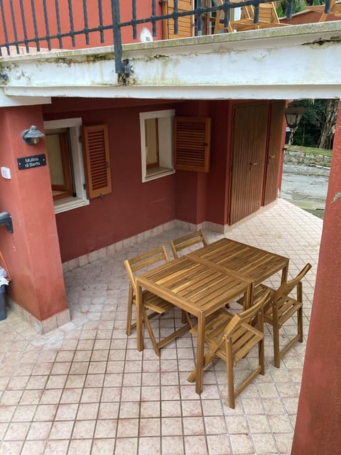 S332 – Sirolo, trilocale al piano terra con corte e posto auto Apartment in Sirolo