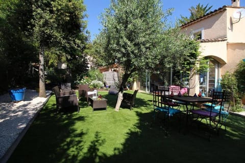 Valbonne - Villa dans le domaine privé Val d'Azur avec piscine, tennis Villa in Valbonne