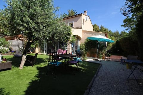 Valbonne - Villa dans le domaine privé Val d'Azur avec piscine, tennis Villa in Valbonne