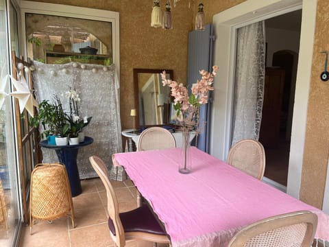 Valbonne - Villa dans le domaine privé Val d'Azur avec piscine, tennis Villa in Valbonne