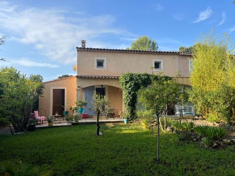 Valbonne - Villa dans le domaine privé Val d'Azur avec piscine, tennis Villa in Valbonne