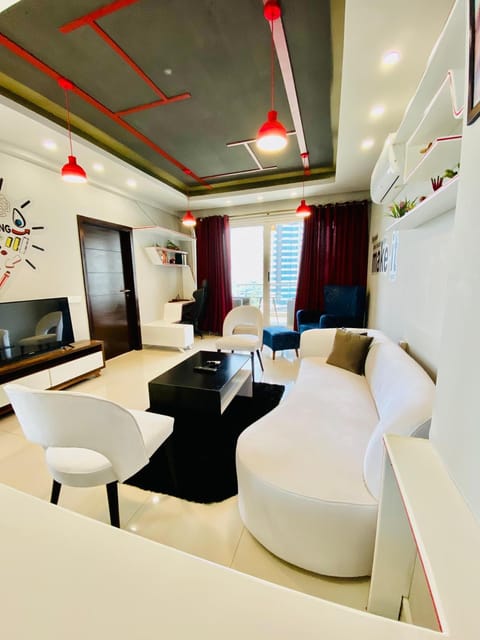 Communal lounge/ TV room, TV and multimedia, Living room, Seating area, Evening entertainment, air conditioner