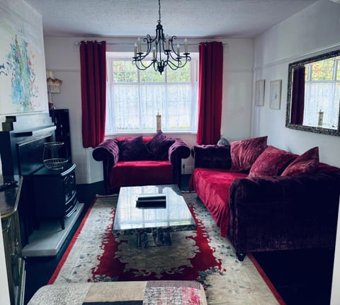 Communal lounge/ TV room, TV and multimedia, Living room, Evening entertainment