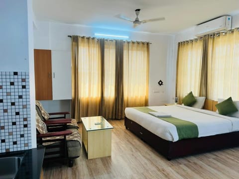Seating area, Bedroom