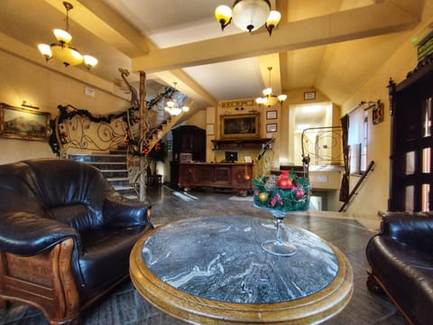 Property building, Seating area
