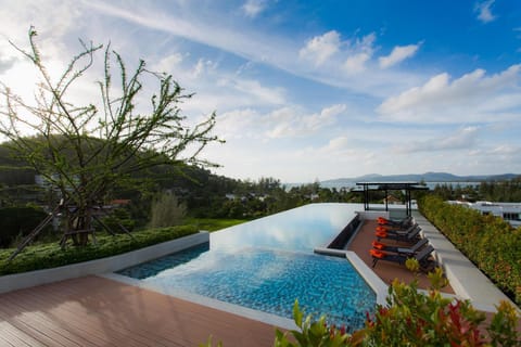 View (from property/room), Sea view, Swimming pool