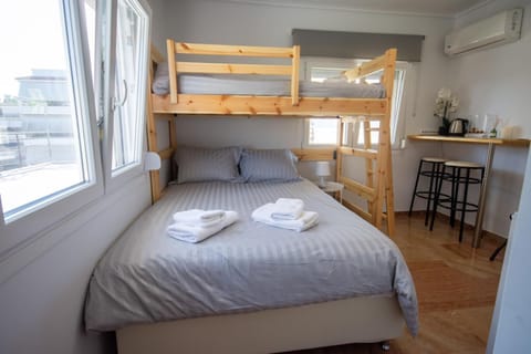 Bed, Photo of the whole room, Bedroom, bunk bed, air conditioner