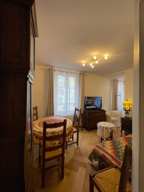 Communal lounge/ TV room, Dining area