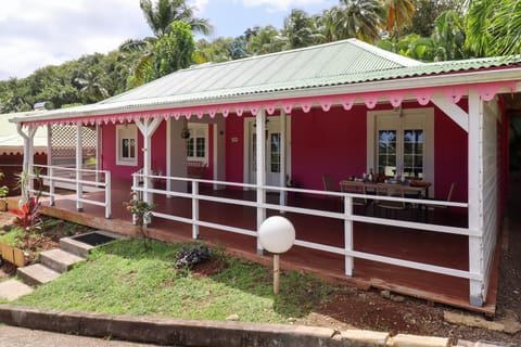 Property building, Day, Garden