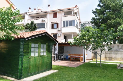 Apartments Luni Apartment in Lika-Senj County
