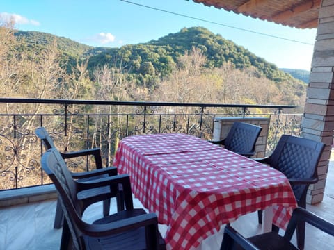 Balcony/Terrace, Balcony/Terrace, Mountain view