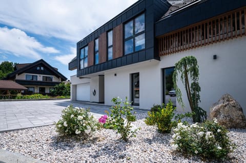 Property building, Day, Garden