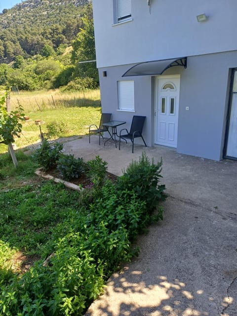 MD 2 Apartment in Dubrovnik-Neretva County