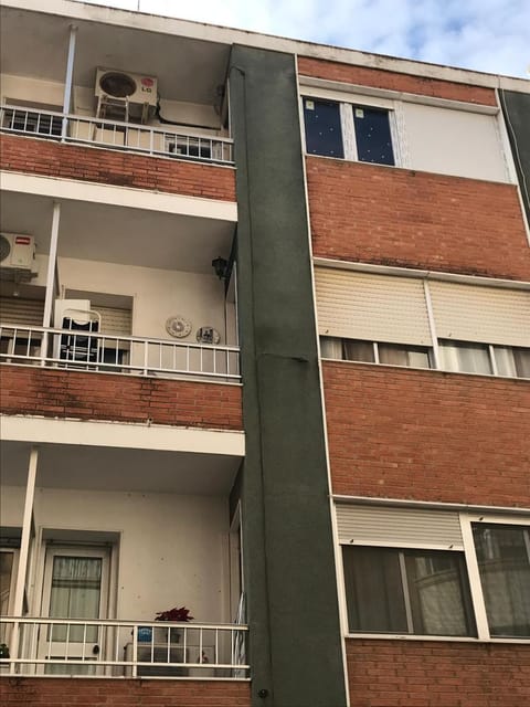 Property building, Facade/entrance, Off site, Day