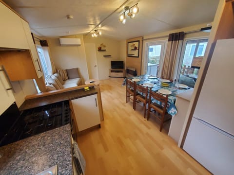 TV and multimedia, Living room, air conditioner