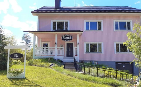Property building, Quiet street view