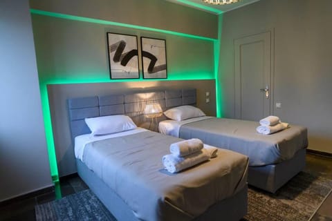 Subtle 3 bed Luxury with a View Apartment in South Athens