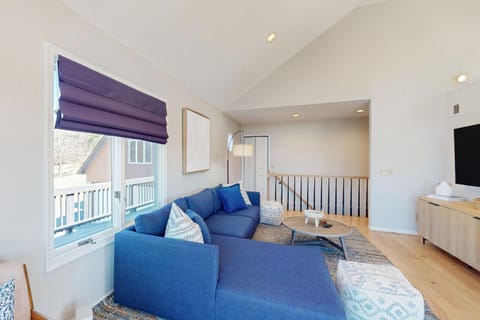 Treasured Cove House in Lake Anna