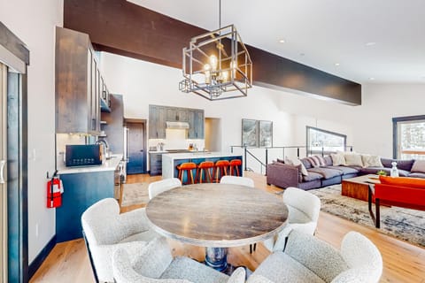 Mountain Majesty House in Truckee