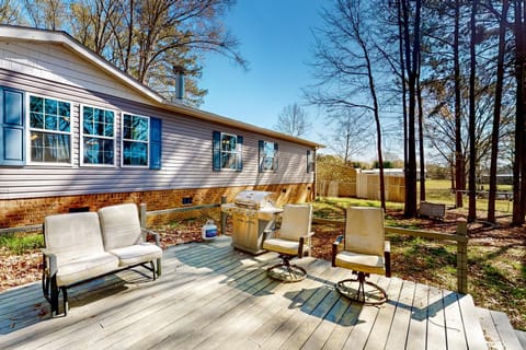 Dog-Friendly Lakefront Home with Dock in Saluda House in Lake Murray