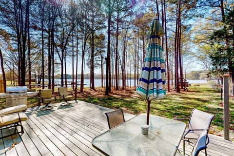 Dog-Friendly Lakefront Home with Dock in Saluda House in Lake Murray