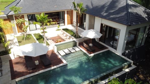 Property building, Pool view, Swimming pool, sunbed