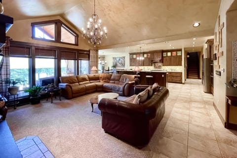 Anglers Oasis! Group-Friendly Deschutes River Gem House in Three Rivers