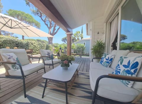 Gaspro58 - Golfe de St-Tropez - Chalet californien dans un domaine arboré Villa in Gassin