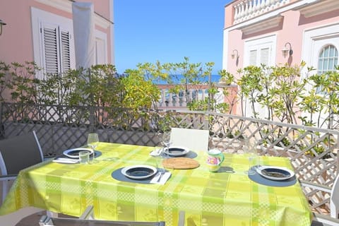 Patio, Day, View (from property/room), Balcony/Terrace, Dining area