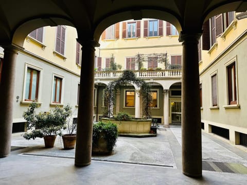 Property building, Inner courtyard view