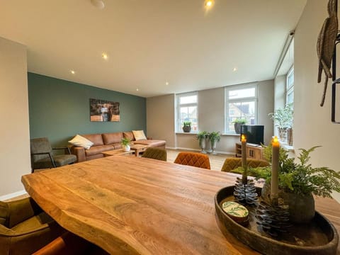 Food and drinks, Dining area