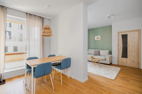 Living room, Photo of the whole room, Seating area, Dining area